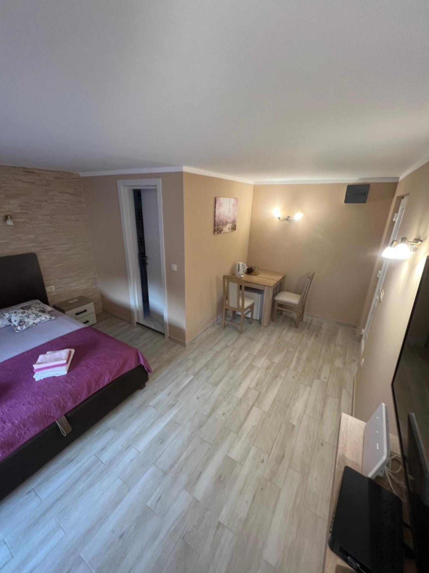 Studio Elena Tivat Exterior photo
